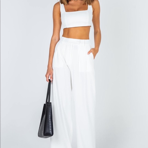 SET - Picture 4 of 4